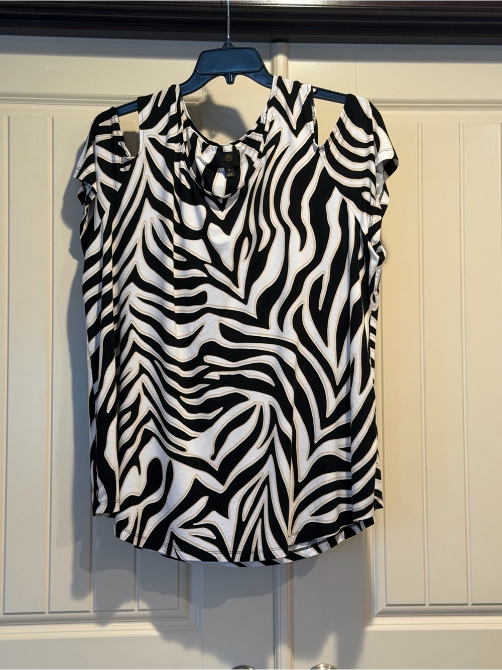 🦓 JM Collection Black and White Zebra-Pattern Cold-Shoulder Top